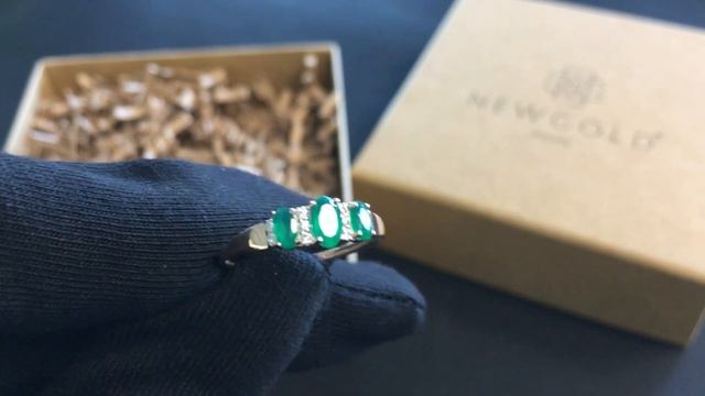 !Кольцо 1172 из красного золота 585 пробы с зелегными агатами  и фианитами