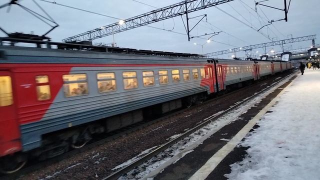 24 февраля Электропоезд ЭТ2М-070 Сообщением Любань-Санкт-Петербург Отправляется с платформы Обухово