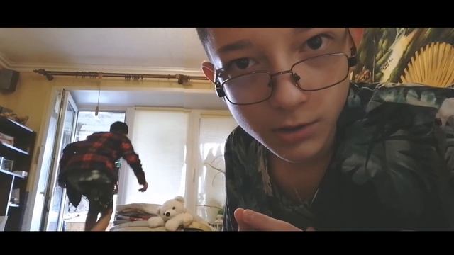 НА ВСЮ ГОЛОВУ ОТБИТЫЙ БРАТ ТОЛЬКО НАУЧИЛСЯ ХОДИТЬ И УЖЕ ПЫТАЕТСЯ ПРЫГАТЬ!!!! ШОК