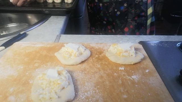 Как лепить пирожки