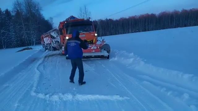 КамАЗ свалился с дороги