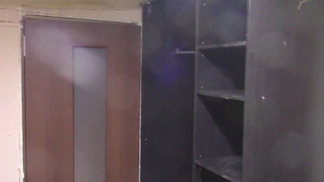 Прокачиваем дальше жил площадь на частном участке. Установил новый шкаф, поменял дверь и еще что-то.