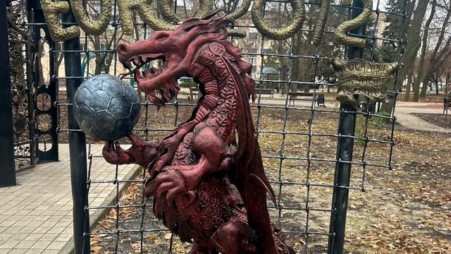 Красота в металле. Парк кованых фигур. Донецк. Декабрь 2024.