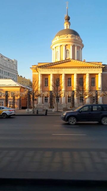 Московское утро. Храм Иоанна Богослова под Вязом.