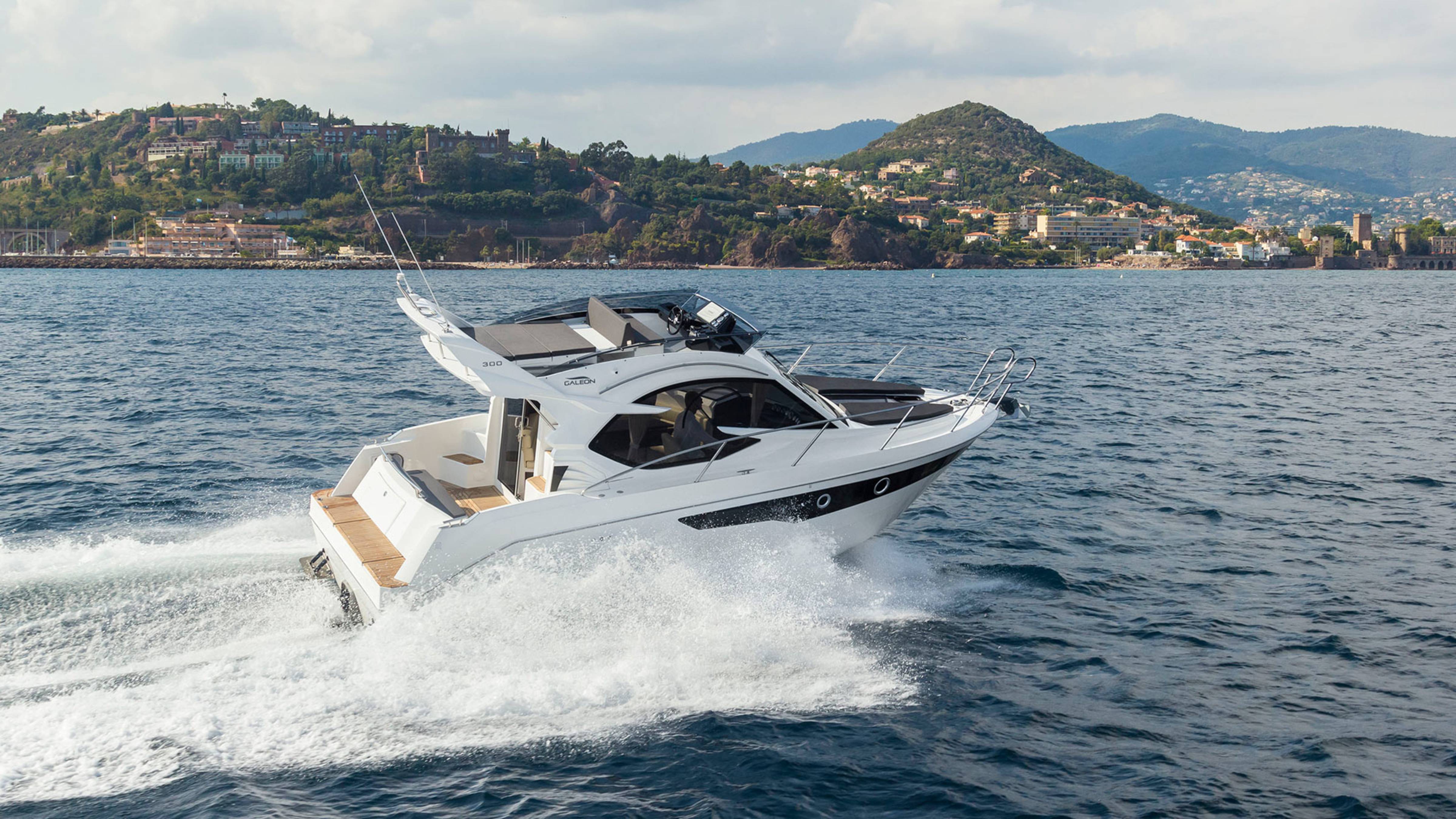 Galeon 300 Fly 2023