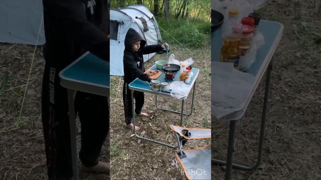 жарим мясо на острове