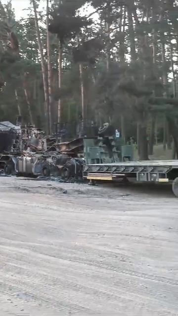 Уничтоженный в Харьковской области русским дроном-камикадзе "Ланцет" украинский тяжелый тягач MAN HX