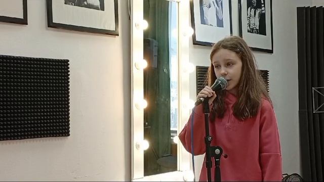 Ученица учебного музыкального центра "Звук и ритм" по классу вокала для детей Чалая Екатерина