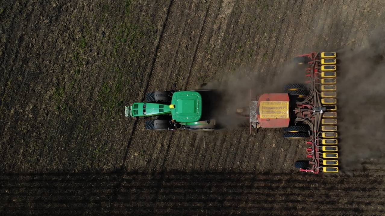 Демонстрационный показ пропашной сеялки Vaderstad Tempo L18: посев сои, всходы