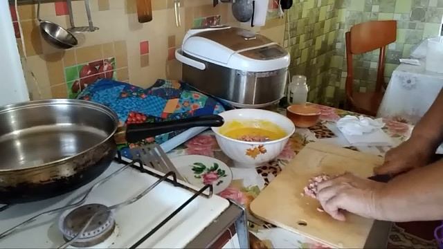БЫСТРЫЙ , СЫТНЫЙ  ЗАВТРАК. ТУШИМ КАБАЧКИ.