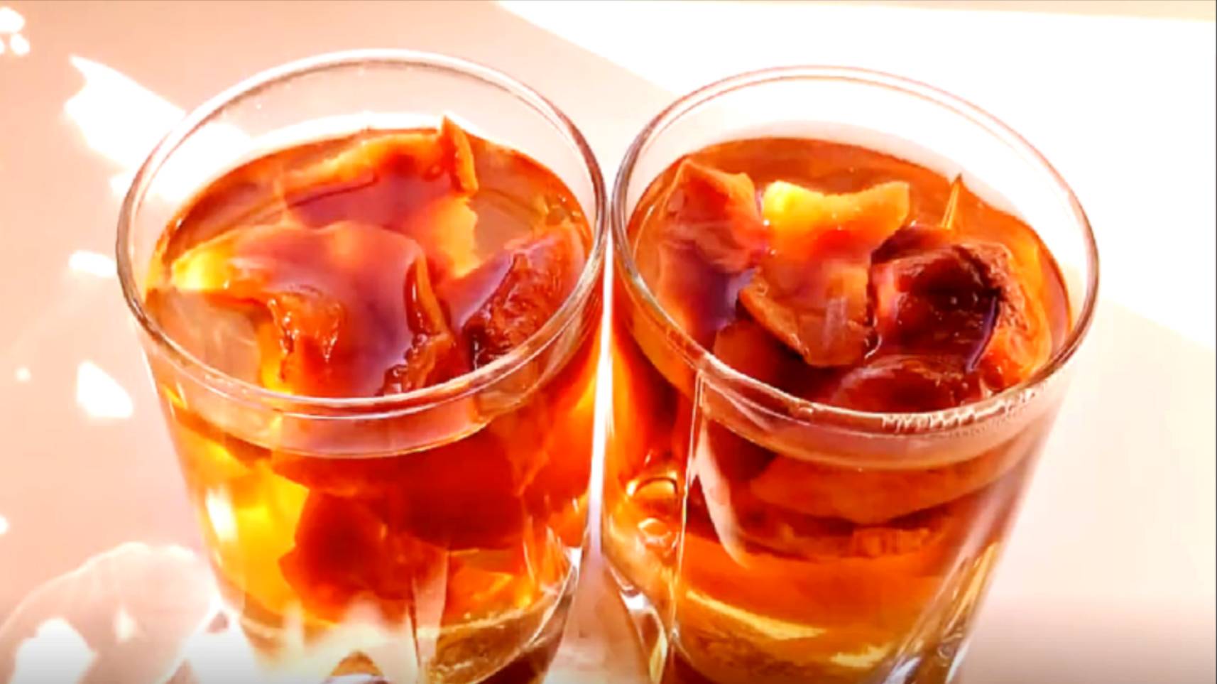 Компот из кураги и сухих яблок! Полезные и витаминные напитки!