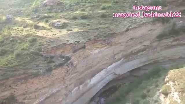 Композиция называется "Зов сердца" на аварском языке