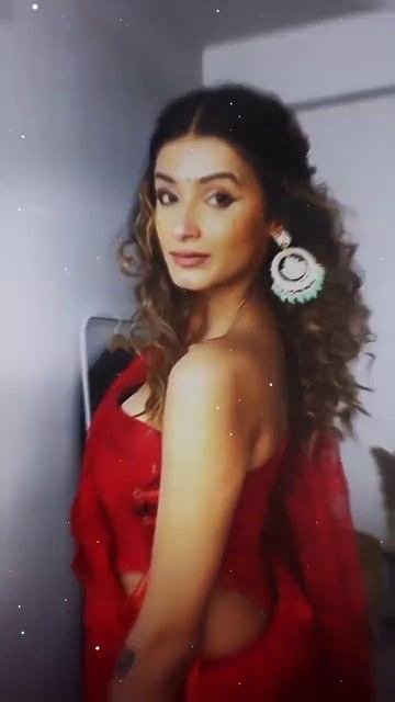 Aaja mujhe leja teri dulhan bana ke remix ft. Shambhavi shorts.