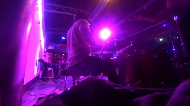 Tocando Timbal Y Drum