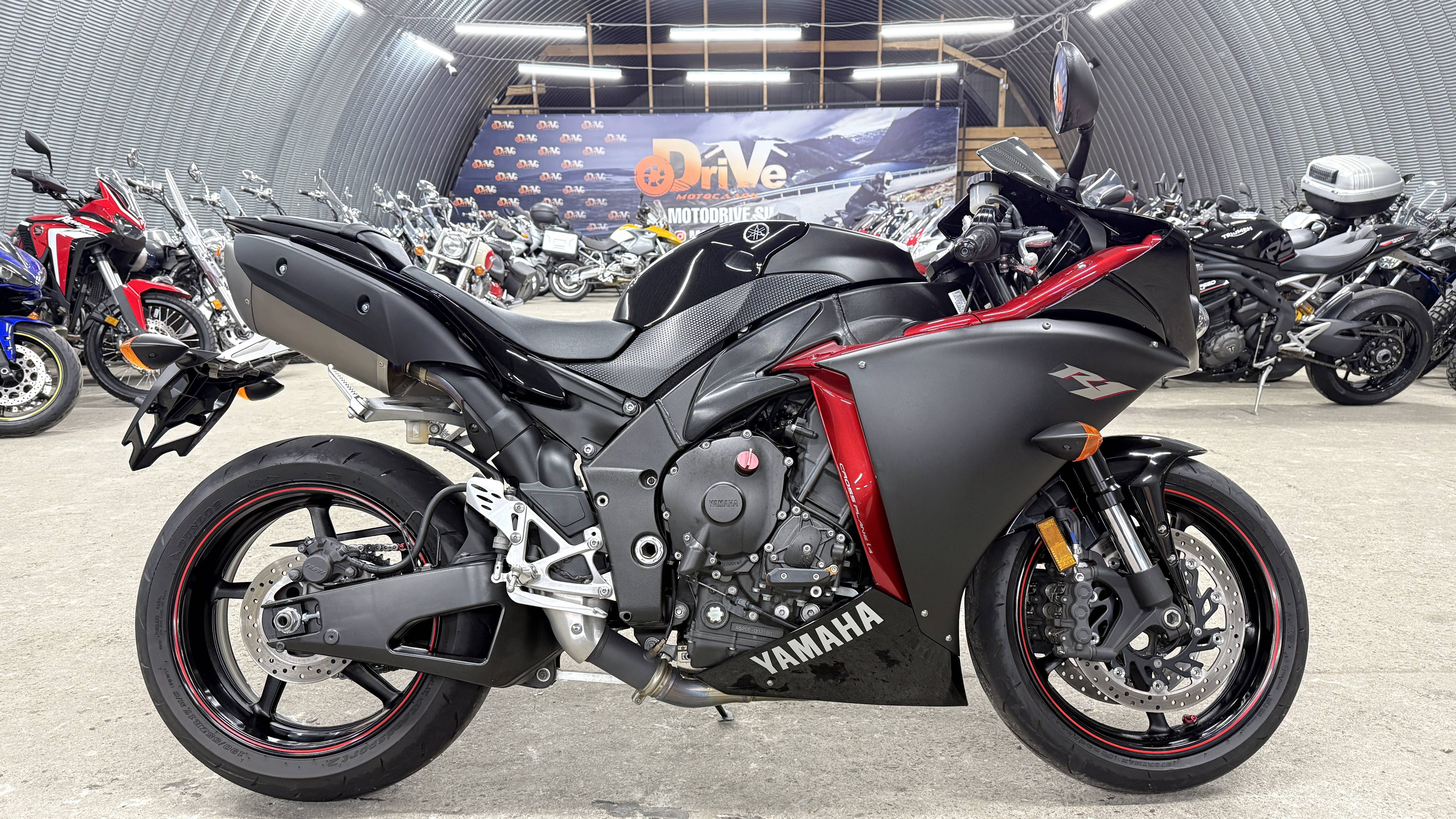 Обзор Yamaha YZF-R1 |В НАЛИЧИИ|
