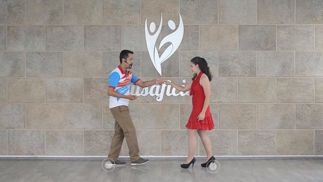 💃 Aprende a Bailar SALSA CUBANA | Nivel 2 - Figura 5: ENCHUFLA