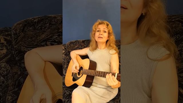 Люди идут по свету