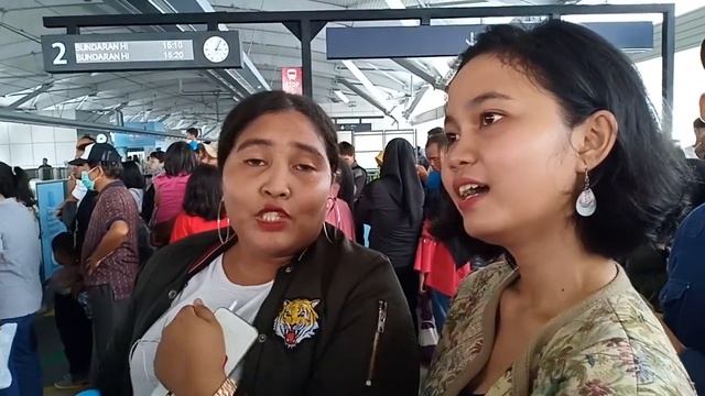 Keseruan Naek MRT Bersama Vina & Fabiola #Part1