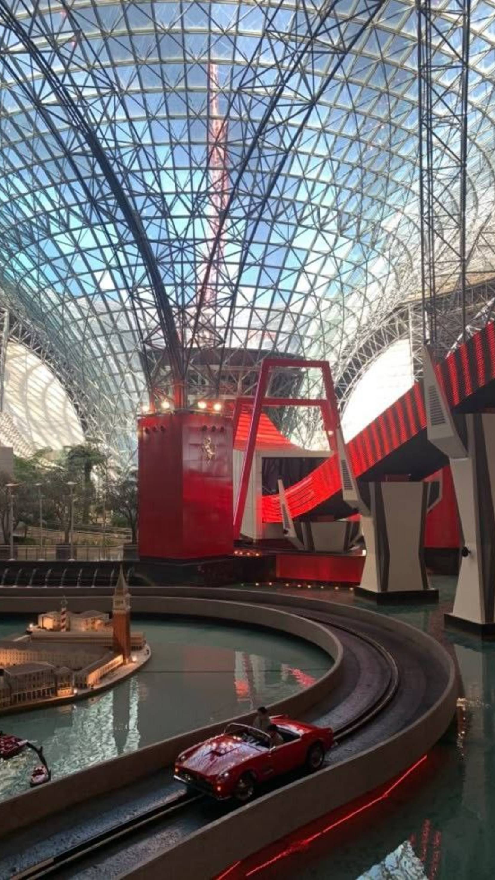 Ferrari world в Абу-Даби