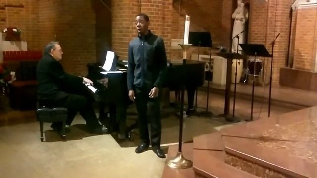 Andrew Egbuchiem singing O cessate di piagarmi (O stop wounding me) Alessandro Scarlatti