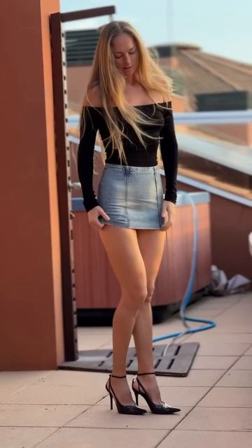 This skirt is too small for me 🤪