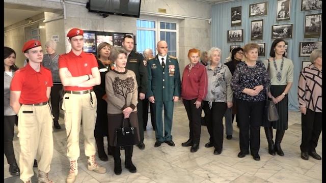 Юные художники Заречного показали свои картины всему городу