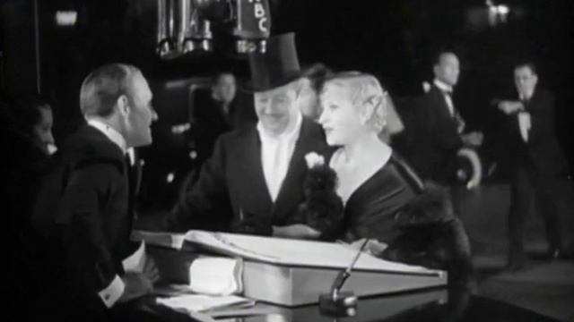 Newsreel of the Grand Hotel (1932) premiere | Crawford, Gable, Dietrich, Shearer, Barrymore & more