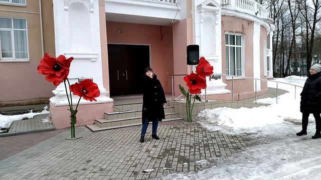Концерт на площади ГДК к 8МАРТА акция Уличный артист