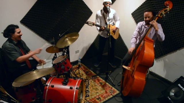 Brazilian Music Trio - Água de beber