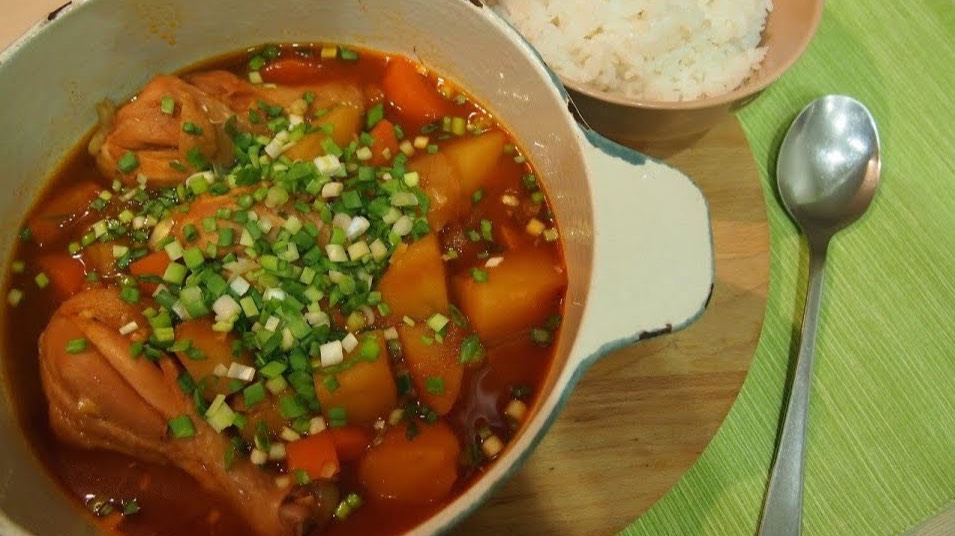 Традиционная корейская кухня: Так До Ри Тханг (닭도리탕) или острый суп из курицы