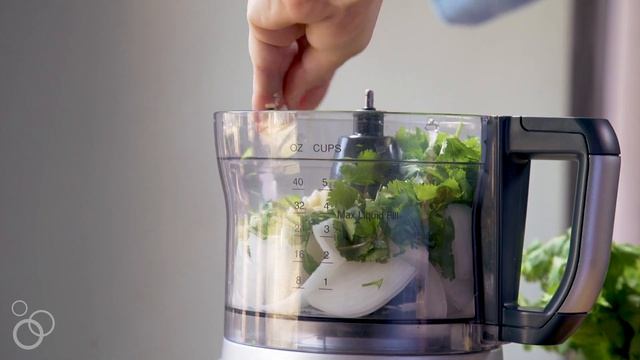 How to Make Easy Homemade Salsa (Restaurant Style)