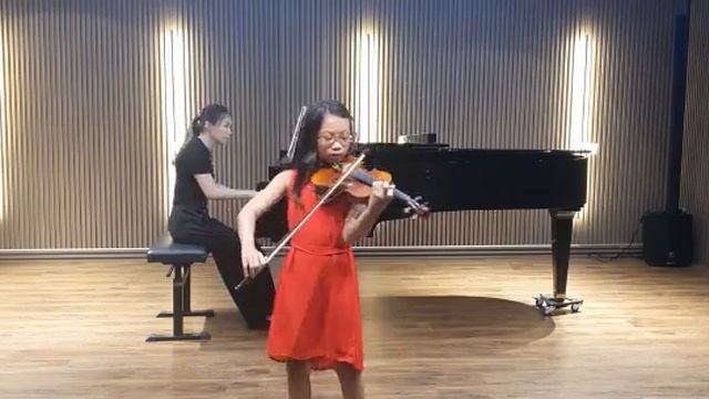 Violin Concerto No.22 in A minor (Viotti, Giovanni Battista) performed by Hannah Feng