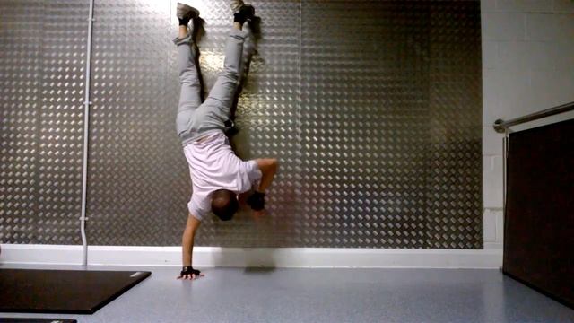 Exercise to build strength for a handstand