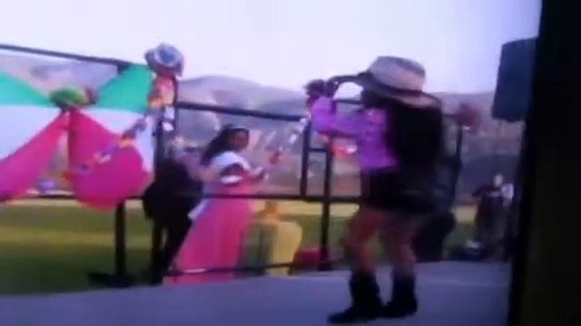 Amazing little 5 year old dancing zumba