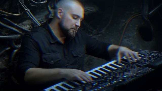 Пишу музыку и изучаю видео нейросети