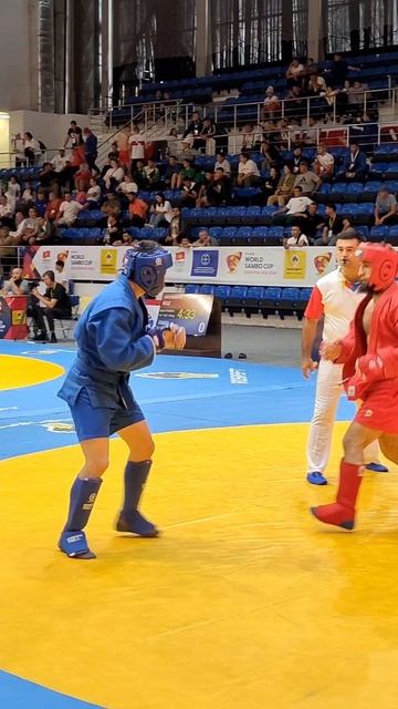 KHABIBULAEV Sheikh-Mansur (FIAS 1) continues to practice his signature technique in the #fight