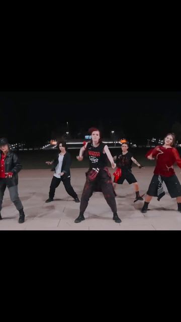 Полный кавер уже на канале  #kpop #kpopinpublic #coverdance #straykids #chkchkboom  #댄스커버 #스트레이키즈