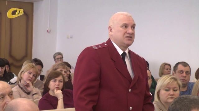 ГЛАВНЫЙ САНВРАЧ ЖЕЛЕЗНОГОРСКА ОБРАТИЛ ВНИМАНИЕ НА ЗАПОЛНЕНИЕ МУСОРНЫХ БАКОВ СТРОИТЕЛЬНЫМ ЛОМОМ