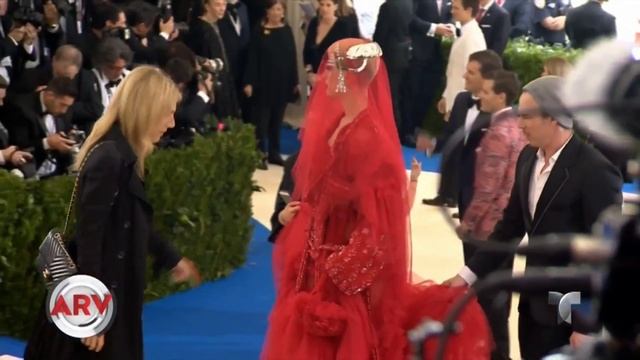 Desfile de estrellas en la MET Gala | Al Rojo Vivo | Telemundo