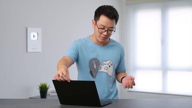 Razer Blade Stealth (2019): Đắt Xắt Ra Miếng