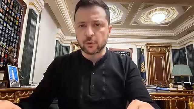 Посмотрев это видео я понял,пока эта мразь дышит война не закончиться.Это животное, не думает о мире