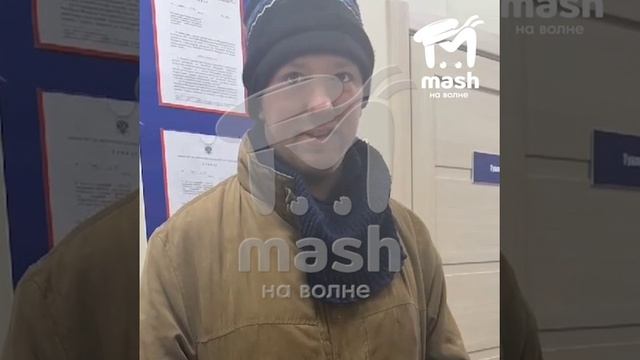 — А зачем вы кота сбросили?
— Он начал сопротивляться.