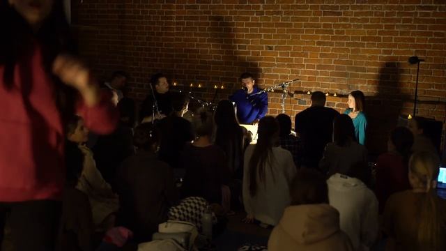 2023.12.28.3 Abhay Chaitanya - kirtan (Russia, Moscow)