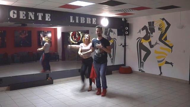 Pasela por abajo