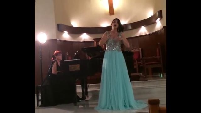 Suzanna sings "Un bel dì vedremo"