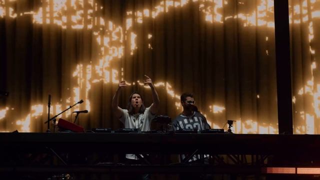Alok, Gryffin & Julia Church – Never Letting Go