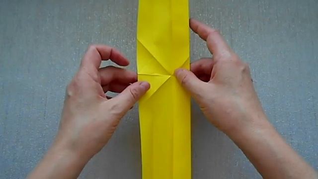 How to make an Origami Boomerang for 5 Minutes? Flies and returns. Easily