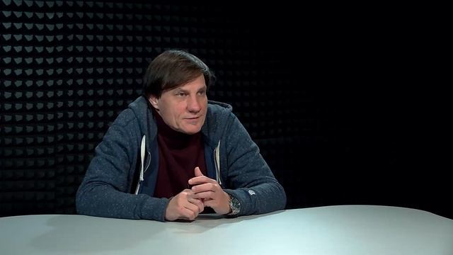 "Ми навчаємося милуватися тілами мертвих ворогів".- художник Сергій Захаров