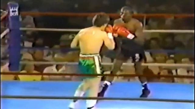Julio Cesar Chavez vs Roger Mayweather I - KNOCKOUT, HD, 1985