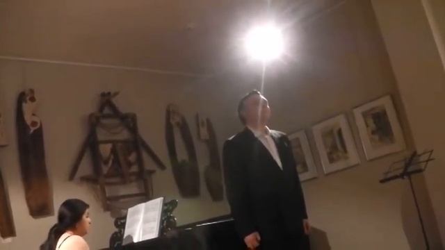 "Fruhlingsglaube "-Schubert canta Oleg Nekhaev